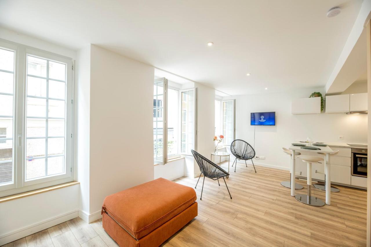 Quartier Du Chateau, Superbe Appartement Avec Parking Pau Zewnętrze zdjęcie